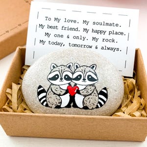 Cadeau de Noël personnalisé de raton laveur pour lui, petit ami, sa petite amie, cadeau drôle de couple de ratons laveurs pour le premier Noël ensemble de son mari et de sa femme