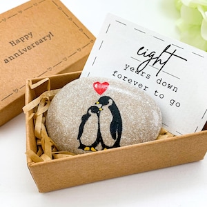 Gepersonaliseerde pinguïn 8-jarig huwelijksjubileum voor hem, 8e verjaardagscadeau voor haar, bronzen verjaardagscadeau per jaarkaart voor man-vrouw