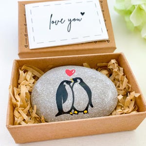 Personalisierter romantischer Valentinstag Geschenk für ihn ihre Verlobte Bräutigam Braut Unser erster Valentinstag verheiratet einzigartiges kundenspezifisches Andenken für Paar
