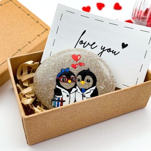Personalisierte Pinguin Kieselstein Geschenk Apotheker Geschenk für Mann ihn sie, Valentinstag Karte für Freund Freundin Geburtstag Jahrestag