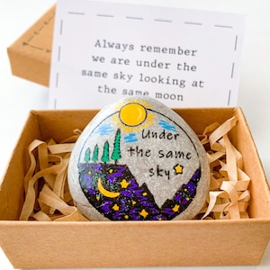 Personalized long distance relationship gift for boyfriend, family, going away bestfriend gift, Under the same sky looking at the same moon