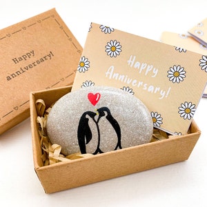Gepersonaliseerde pinguïn unieke huwelijksverjaardagscadeaus voor vrouw Bedachtzaam goed jubileumcadeau voor haar vriendin Proficiat met je verjaardag vrouw