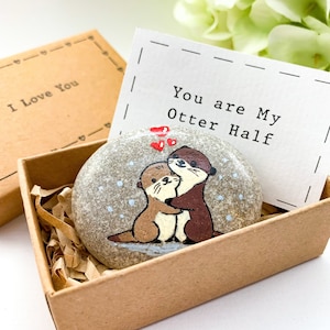 Cadeaux loutres Pierre de coeur rouge à une grande loutre, Vous êtes ma moitié loutre, je t'aime comme aucune loutre Nous avons besoin de chaque loutre Notre première année ensemble