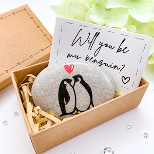 Personalizzato "Sarai il mio pinguino?" Divertente biglietto di fidanzamento con datazione. Piccolo regalo romantico per fidanzato, fidanzata, lui e lei. Simpatico regalo di coppia.