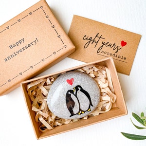 Biglietto di auguri personalizzato per l'ottavo anniversario di matrimonio a forma di pinguino per lui, regalo per l'ottavo anniversario di matrimonio per lei, regalo per l'ottavo anniversario di matrimonio in bronzo per marito e moglie