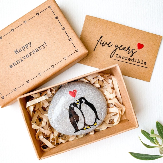 Jahrestag Tischschild Holz - Geschenk Zum Hochzeitstag Für Partner Mit Liebesbotschaft