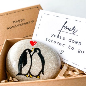 Regalo personalizado de pingüino para el 4.º aniversario de bodas de su esposa, tarjeta única para el 4.º aniversario de bodas de su esposo, regalo de 4.º aniversario para él y ella.