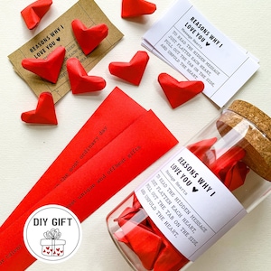DIY Love Jar, papieren hartjes in een pot met liefdescitaten, redenen waarom ik van je hou cadeau, inspirerende pot met liefdesberichten, 3D-kaart origamiharten