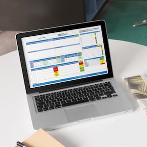 Advanced Status report template - a complete & visual overview on the status of your project. Digital download. Adjustable Excel file.