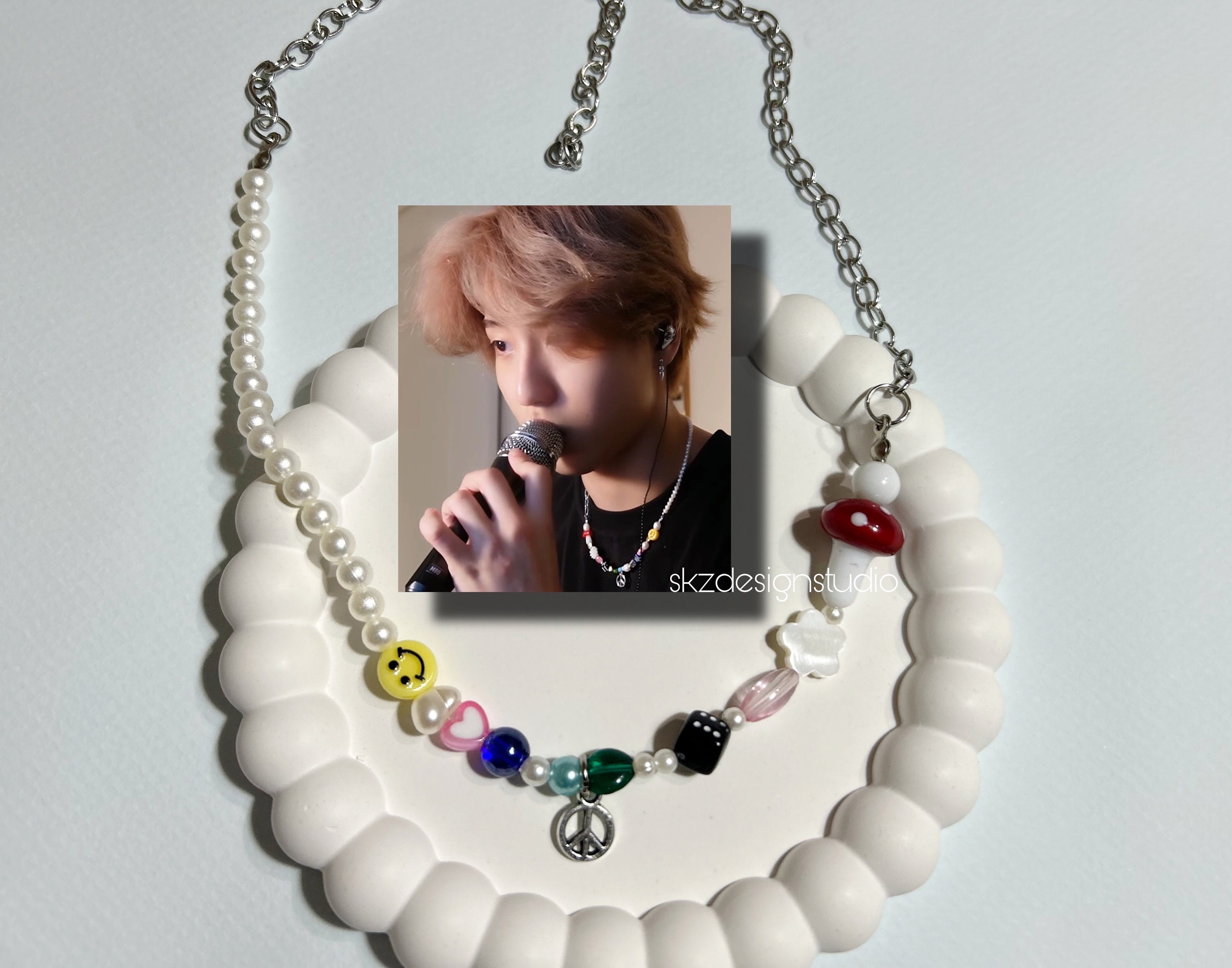 Stray Kids 着用★関税込★VVV★PEACE PENDANT BEADS NEACKLACE Stray Kids Hyunjin Inspired Necklace, Stray Kids Merch, Skz