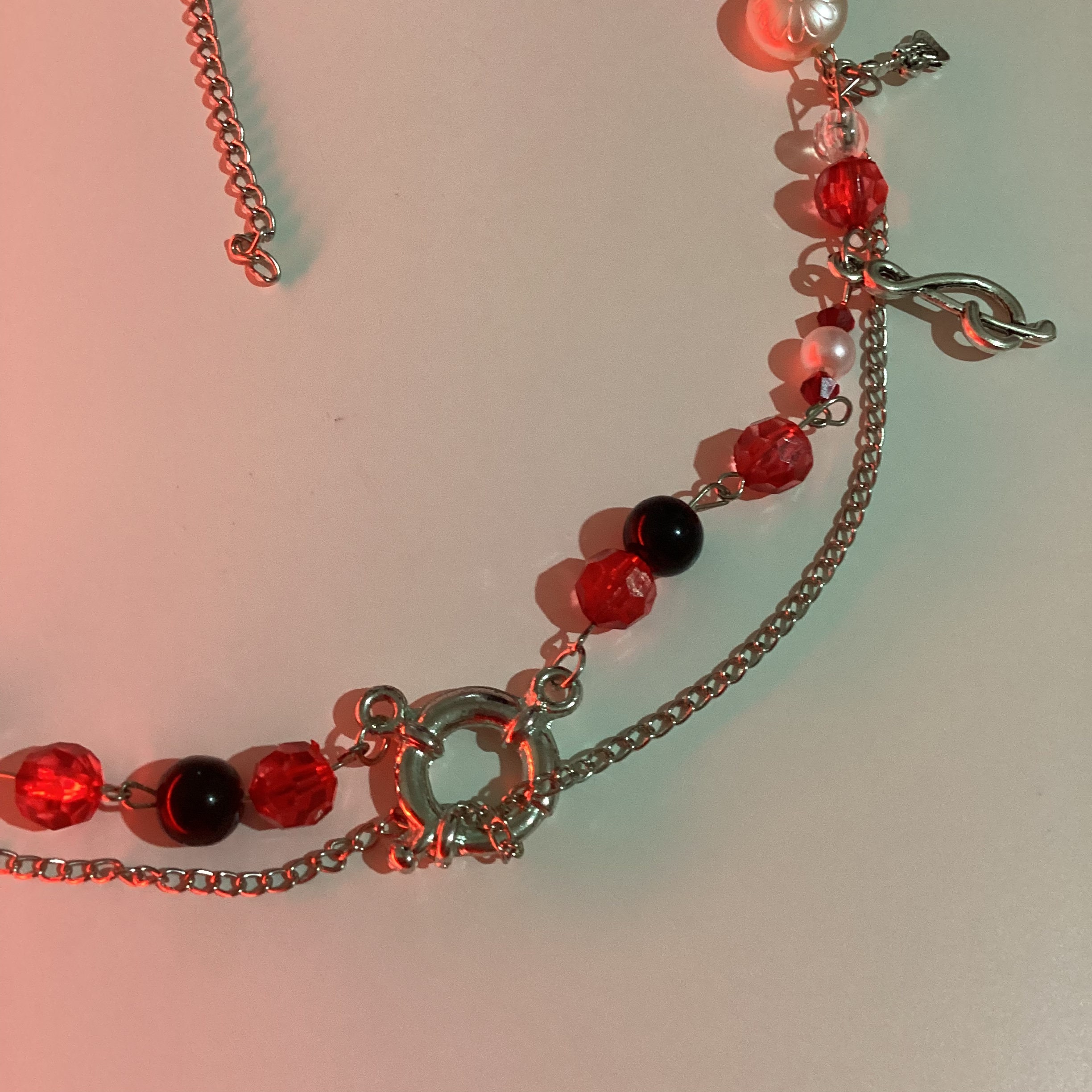 Stray Kids 着用★関税込★VVV★PEACE PENDANT BEADS NEACKLACE Stray Kids 着用☆関税込☆VVV☆PEACE PENDANT BEADS NEACKLACE