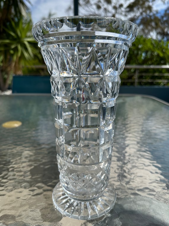 クリスタルガラス 花瓶 カットデザイン 新品 ノリタケ クリスタル ガラス 花瓶 カットデザイン フラワー