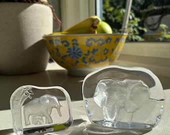 Vintage Elefantenglas Briefbeschwerer Figuren 2er Set (Paare) - Massive Kunst Glas Wildtierfiguren - Glückselefanten