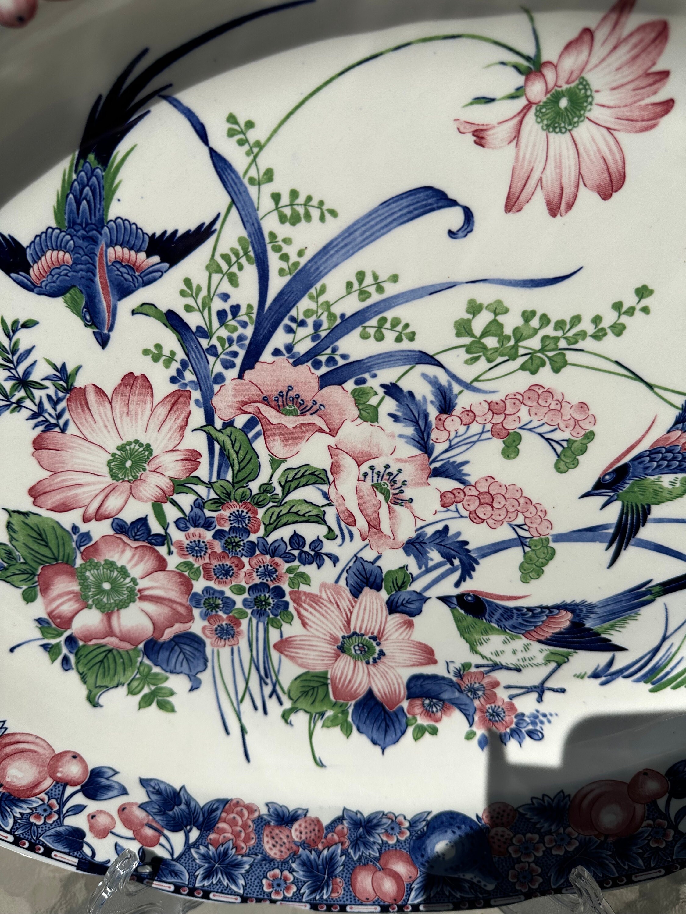 ヴィンテージ 日本の七面鳥大皿：青とピンクの花と鳥の風景 幅45 cm