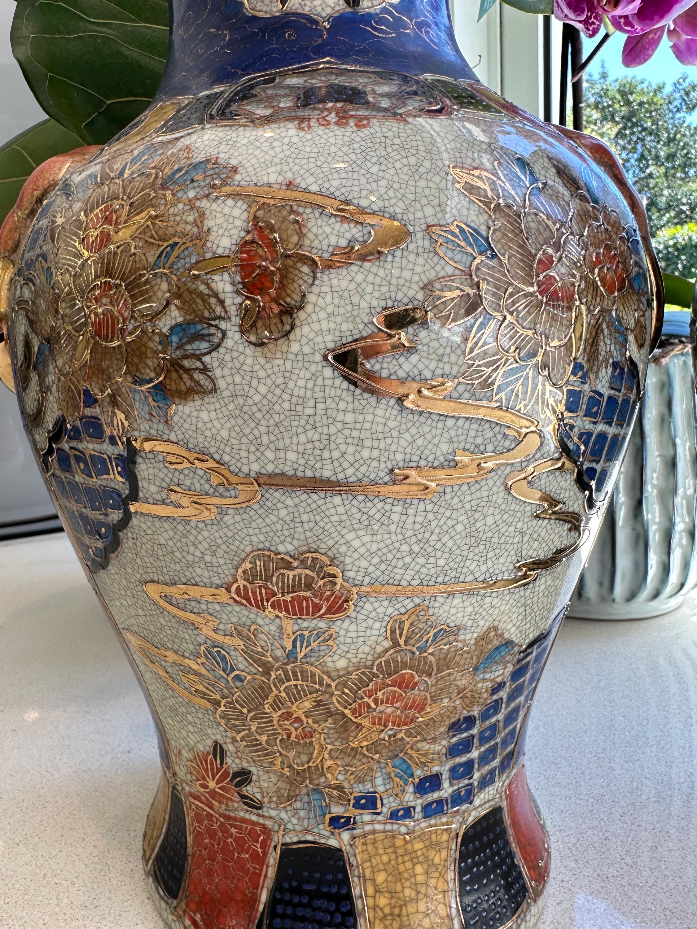 日本の薩摩焼アンティーク花瓶2個セット｜貫入模様の陶器、金色の
