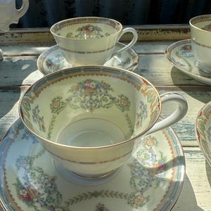 Noritake Tea Cups and Matching Saucers Vintage Circ 1950's - Set of 4 immaculate Set of Porcelain Tea Cups "Komaru" Mark