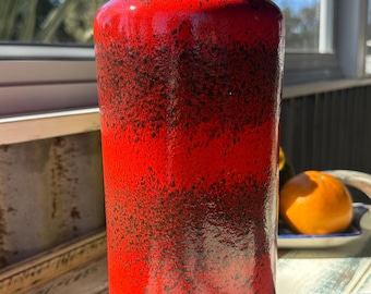 1960 年代のヴィンテージの太い溶岩陶器の花瓶、レトロなミッド