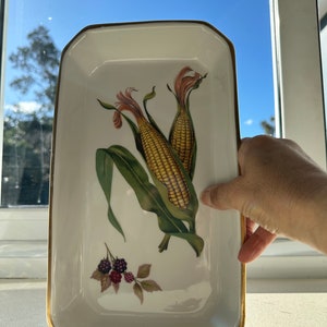 Royal Worcester’s Evesham Baking Dish with Corn and Gold Design, Elegant Tableware - Porcelain Oven to Tableware Serving Dish