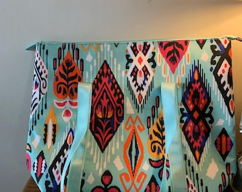 Insulated Vera Bradley Tote Excellent Condition