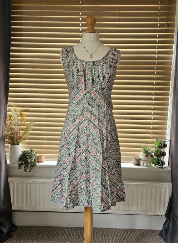 Marks & Spencer, 70s St Michael White Green Red Paisley Print Cotton Shift Dress Size UK 10
