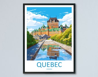 Puede incluir: Un cartel de viaje vintage con una ilustración colorida del Château Frontenac en la ciudad de Quebec, Canadá. El castillo se refleja en un charco de agua en un camino empedrado.