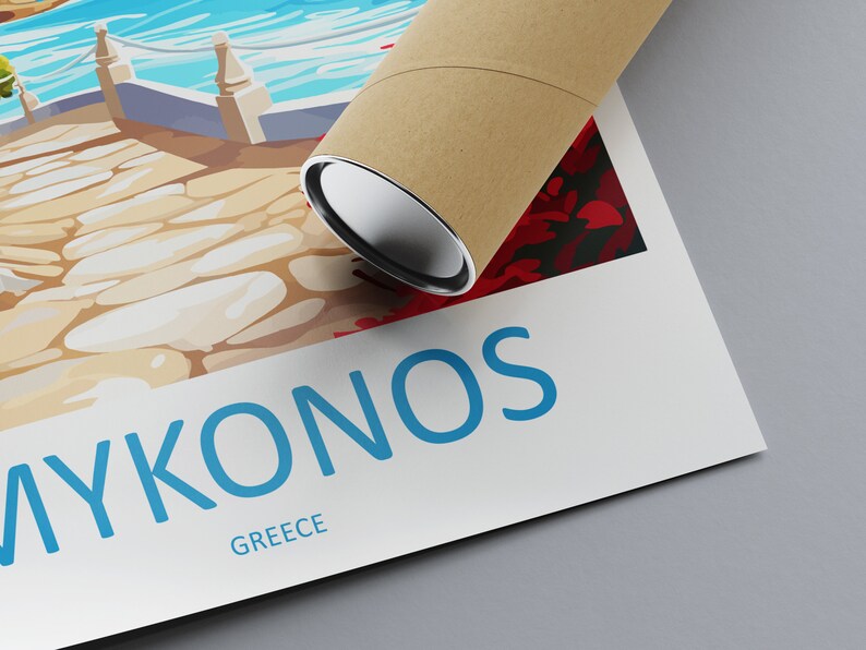 Puede incluir: Un p&oacute;ster con una ilustraci&oacute;n colorida de un camino de piedra que conduce a una masa de agua azul. El texto "MYKONOS GREECE" est&aacute; impreso en azul en la parte inferior del p&oacute;ster.