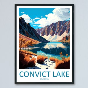 Puede incluir: Un cartel de viaje vintage con una vista panorámica del lago Convict en California. El cartel representa un lago azul rodeado de montañas nevadas y árboles verdes exuberantes. El cielo es azul brillante con nubes blancas esponjosas. El texto "Convict Lake, California" está impreso en azul en la parte inferior del cartel.
