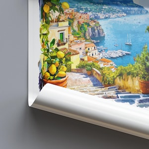 Puede incluir: Pintura a la acuarela de un pueblo costero italiano con edificios coloridos, un mar azul y barcos. Un limonero en una maceta de terracota est&aacute; en primer plano. La obra representa un d&iacute;a soleado con un cielo despejado.
