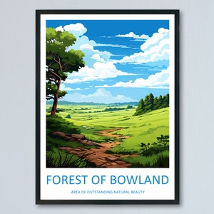 Puede incluir: Un póster enmarcado con un paisaje escénico de un campo verde con un camino de tierra que conduce a un bosque. El cielo es azul con nubes blancas. El texto "FOREST OF BOWLAND" está en la parte inferior del póster en azul. El texto "AREA OF OUTSTANDING NATURAL BEAUTY" está debajo del texto azul en negro.