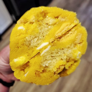 Lemon Squeezy - Gourmet Stuffed Cookie