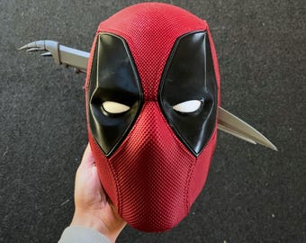 3D Printed Deadpool Cosplay Mask with Wolverine Claws