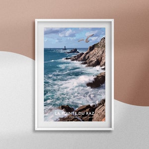 Cartel de Pointe du Raz, cartel de Bretaña, recuerdo de vacaciones, destino de viaje, faro del mar, idea de regalo de cumpleaños, decoración de pared de diseñador