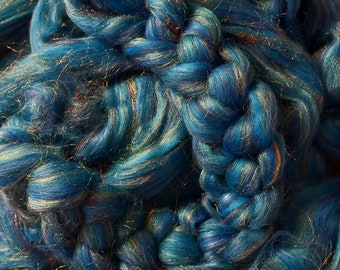 Blue combed blend “peacock”