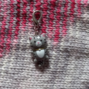 Stitch marker kitten with carabiner image 2