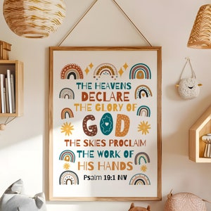 Arte de pared con versículos bíblicos de arcoíris pastel para colgar en la pared del aula o de la escuela dominical, arte de pared con las Escrituras para dormitorio imprimible para niños, Salmo 19:1
