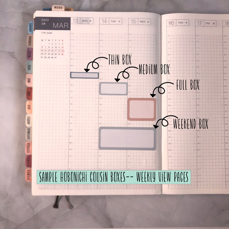 Puede incluir: Primer plano de una p&aacute;gina de agenda semanal con cuadros de diferentes tama&ntilde;os etiquetados como "Thin Box", "Medium Box", "Full Box" y "Weekend Box". La p&aacute;gina es de una agenda Hobonichi Cousin.