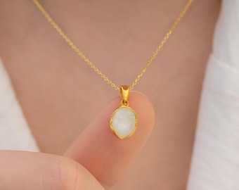 Oval Moonstone Necklace - Gifts for Her - White Moonstone Necklace - Silver Jewelry - Dainty Necklace - Moonstone Jewelry - Oval Necklace