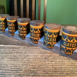 Vintage Hornsea Heirloom Spice Jars x6 -with original hardwood rack