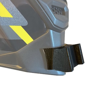 Touratech Aventuro Traveller Carbon ヘルメット用 GoPro チンマウント