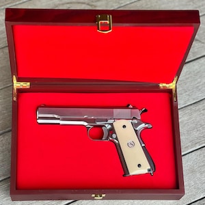 Colt 1911 display case - Etsy 日本