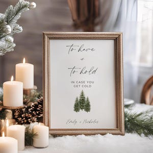 Cartello con coperta per matrimonio con albero di pino invernale, segnaletica da avere e da tenere, modello Canva fai da te completamente modificabile, decorazione per cerimonia nella foresta stampabile