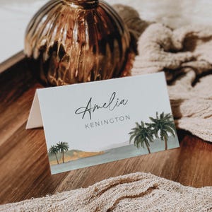Modelo de cartão de lugar editável, modelo faça você mesmo para Canva, cartões com nome de palmeira tropical, papelaria para casamento em destino de ilha de verão para impressão