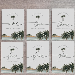 Bewerkbare tafelnummerkaarten, canvassjabloon, elegante kalligrafie, afdrukbare bestemming tropisch eiland bruiloft bord, decor palmboom strand