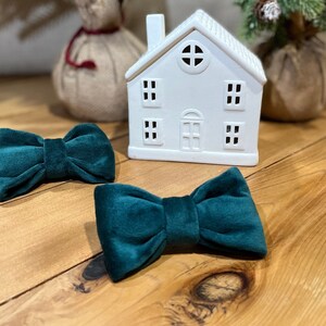 Christmas Velvet Bow Tie | Green | Easily Attaches To Pets Collar | Festive Pet Bow Tie | Christmas Green