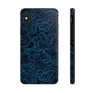 Funda para iPhone con mapa topográfico azul y negro y soporte de carga inalámbrica