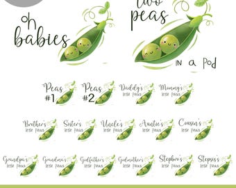 Może przedstawiać: Zestaw 17 plików PNG na baby shower w stylu "Dwie grochy w łupinie". Grafika przedstawia urocze kreskówkowe grochy w łupinie grochu z różnymi napisami, takimi jak "Dwie grochy w łupinie", "Małe grochy taty", "Małe grochy mamy", "Małe grochy brata", "Małe grochy siostry", "Małe grochy wujka", "Małe grochy cioci", "Małe grochy kuzyna", "Małe grochy dziadka", "Małe grochy babci", "Małe grochy chrzestnego", "Małe grochy chrzestnej", "Małe grochy przyrodniego brata" i "Małe grochy przyrodniej siostry".