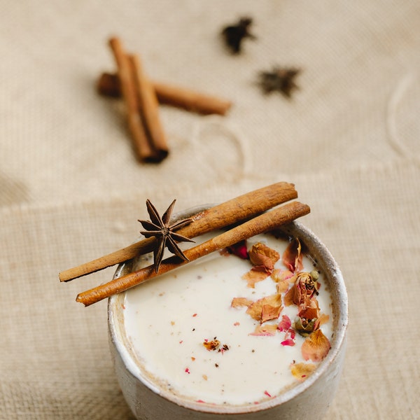 Black Vanilla Chai Parfüm: Botanisches Öl aus schwarzem Tee, Bienenwachs und Kokosnussöl / Muskatnuss, Kardamom, süßem und butterigem Gourmand