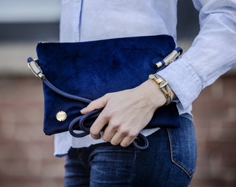 Bag in blue with rope in dark blue.taupe - clutch bag - small handbag with golden details