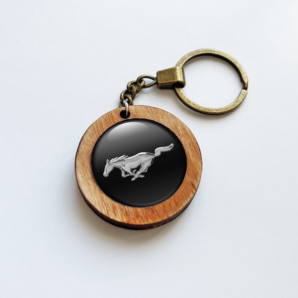 Keychain Mustang | Handcrafted High Quality Key Holder | Distinctive Gift for Him | Automotive add-ons