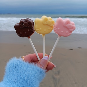 Hello Kitty Chocolate Lollipops